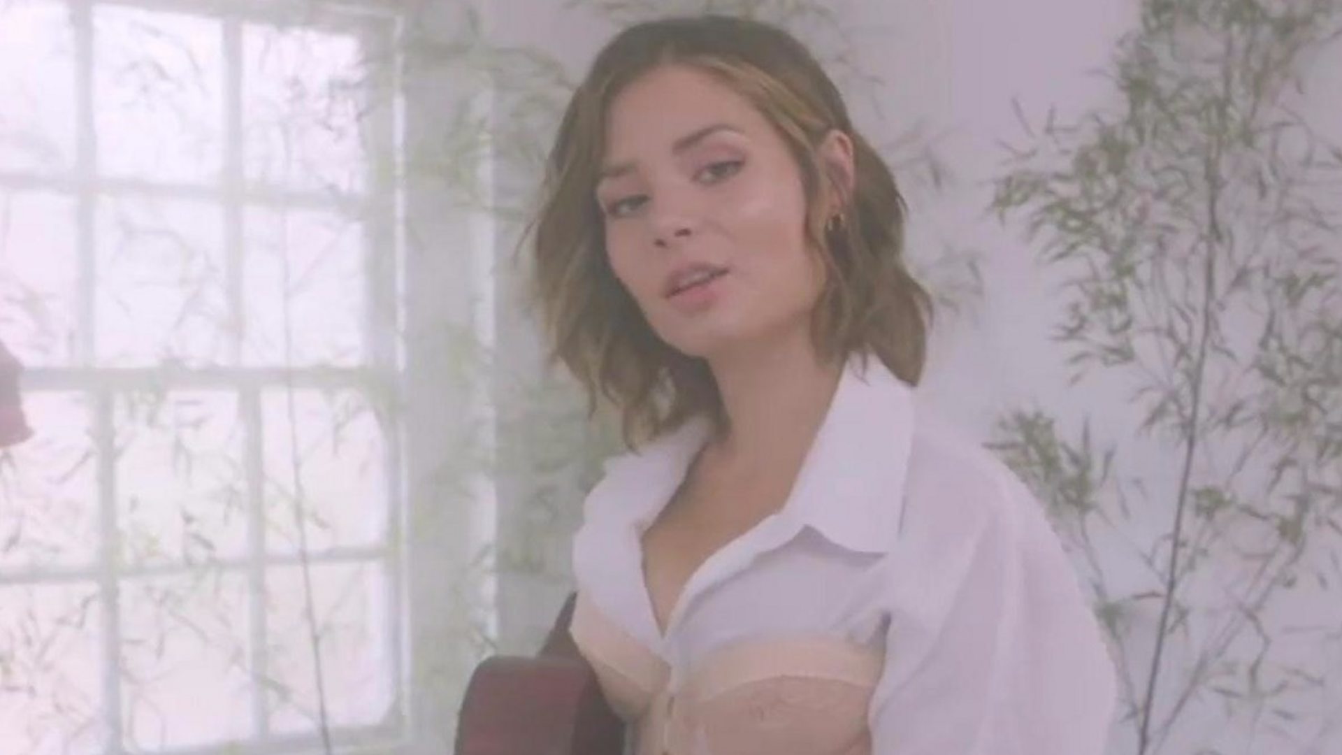 Nina Nesbitt On Why Women In The World Of Pop Are Being Nicer To