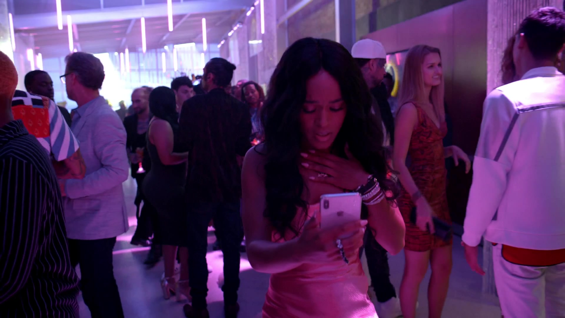 Apple IPhone Mobile Phone Used By Serayah McNeill As Tiana Brown