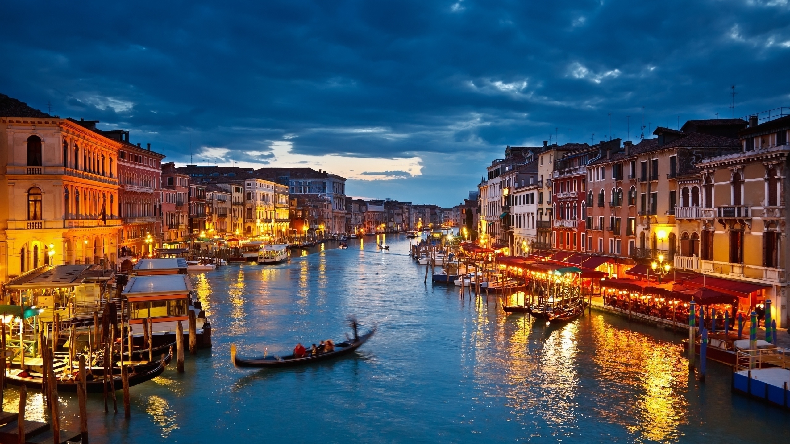 Night In Venice Desktop Wallpaper