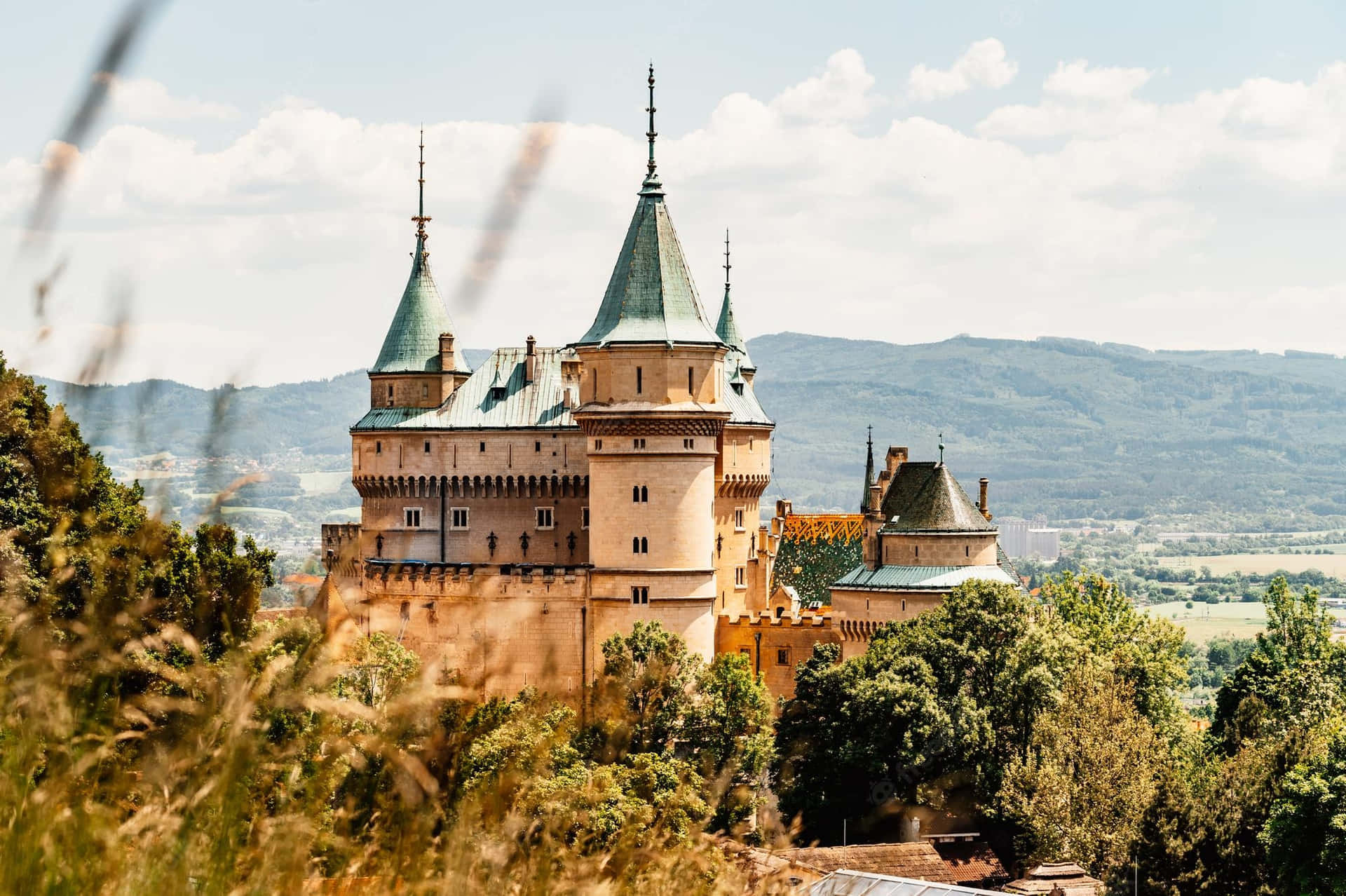 Bright And Sunny Bojnice Castle 5lmkyelcneoc0mlg Wallpaper