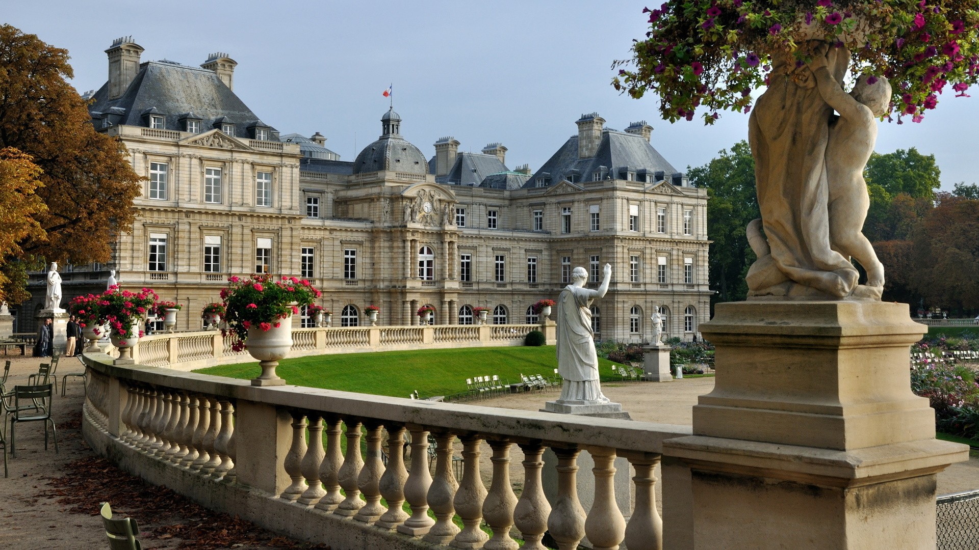 Luxembourg Palace Wallpaper And Background Image